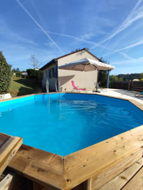 Maison privée clôturée, piscine hors-sol et spa
